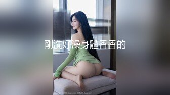 【新片速遞 】 《极品反差✅泄密》露脸才是王道！抖音装淑女OnlyFans做骚女花痴少妇ylu私拍紫薇喜欢这种丰腴的女人臀大水多