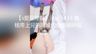 【新片速遞 】   乖巧的小少妇想要被草了，全程露脸跟狼友撩骚发情，淫声荡语奶子比心诱惑，洗澡大秀激情上位表演奶子乱晃