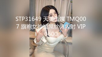 04年女大学生【洛洛莓】付费VIP福利合集，棒棒糖插穴，道具自慰，丝袜足交 (1)