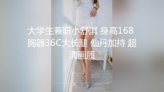 成都车展会女厕偷拍??热裤细长腿美女车模的多毛黑逼