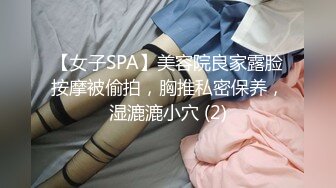 大学生情侣度假在沙滩忍不住激情