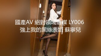 戀足眼鏡小夥手機丟失，手機裏和女友大遲度自拍流出，拿女友美足擼射