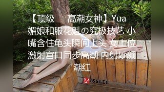  气质美少妇，两个大汉3P大战，灵活小舌头舔屌，骑乘位抽插，一个操完另一个上，搞的少妇舒服了